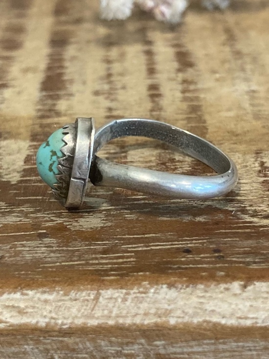Silver Tone Sawtooth Bezel with Turquoise Colored Stone Ring Approx 5.5 Size - Picture 5 of 14